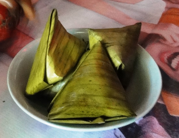 ミャンマーの伝統的なお菓子「モンペットゥ」