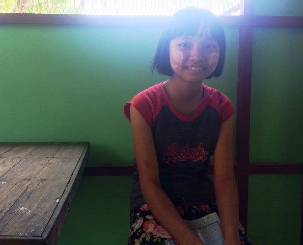 医者の姉をもつヒィン・オゥ・ワイさん（12歳）。近所の子どもを助けれるような医者になりたいと話す