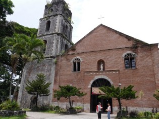 ネグロス島南部・バコン町にある、カトリックのサンアグスティン教会。フィリピンの国民の83％がカトリック教徒