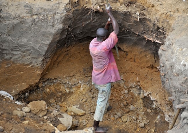 スマホに使われる鉱物がコンゴの武装勢力の資金になる 解決できるかどうかは 消費者次第 Ganas 途上国 国際協力に特化したnpoメディア