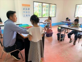 アイ・シー・ネットがラオスで運営する学研教室のようす