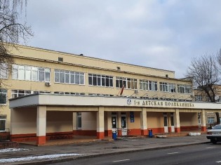 ミンスク市1番子供病院。ベラルーシの公立病院はソ連時代の建物をそのまま使用している場合が多い