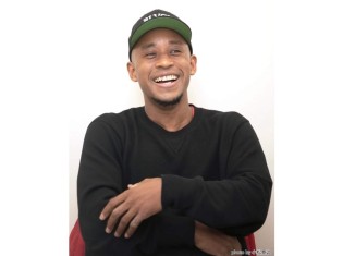 黒人ハーフ芸人ぶらっくさむらい 父との再会をまとめた映画制作へ 僕を見て人種差別を考えて Ganas 途上国 国際協力に特化したnpoメディア